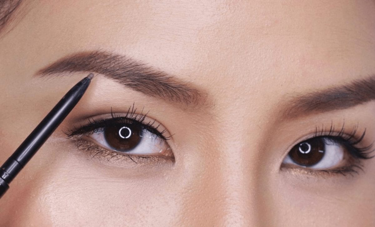 Étape par étape : leçons pour des sourcils parfaits